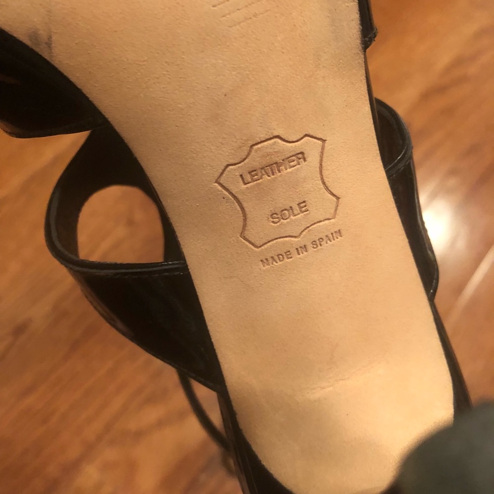 Stuart Weitzman Black Patent Leather Heels 8 - Picture 5 of 7